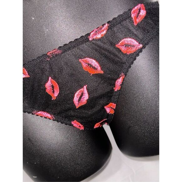 NEW WITH TAGS WOMEN Beautiful Victoria’s Secret black and pink lip embroidered l - Picture 2 of 6